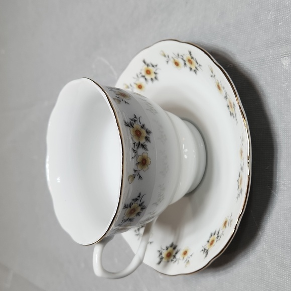 Flower Pattern Teacups - Picture 1 of 6